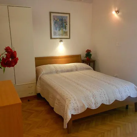Elio Apartment *